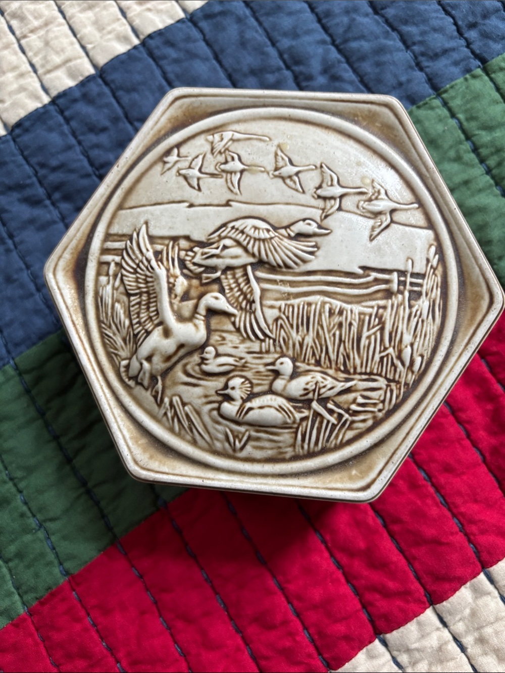 vintage 1980 Avon ceramic hexagonal duck/geese trinket box handcrafted in Brazil